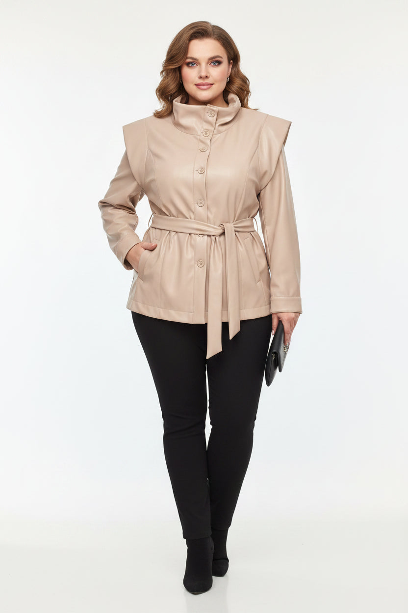 Giacca Curvy in Ecopelle Soft con Collo Alto, Spalline Mantellina e Cintura in Vita