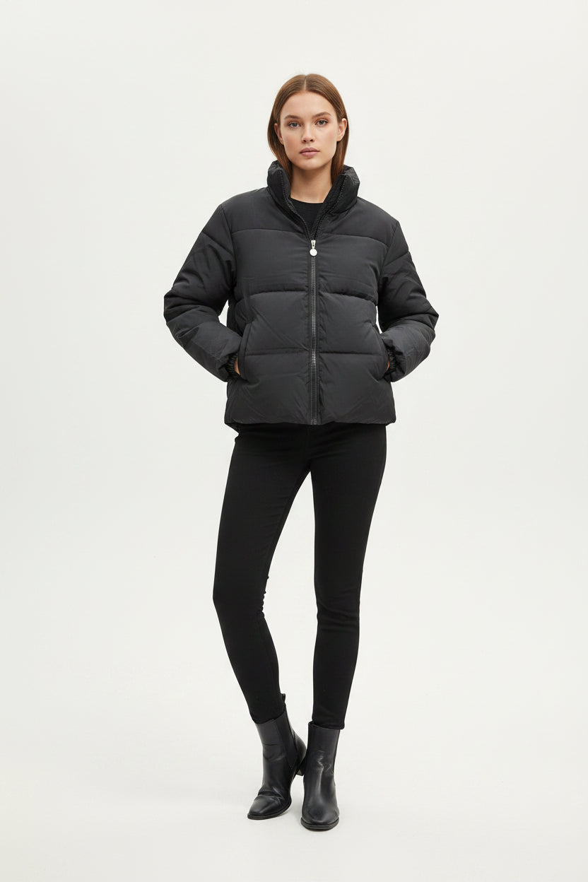 Piumino Corto Puffer Jacket con Collo Alto Imbottito
