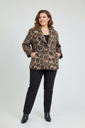 Giacca Cappottino Curvy Animalier in Tessuto Bouclé – Stampa Maculata con Spilla Gioiello