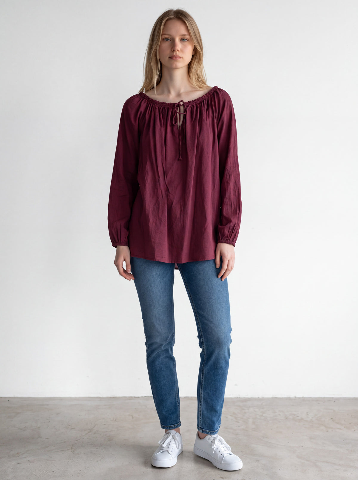 Blusa Stile Boho Chic con Scollo Arricciato e Cordoncino