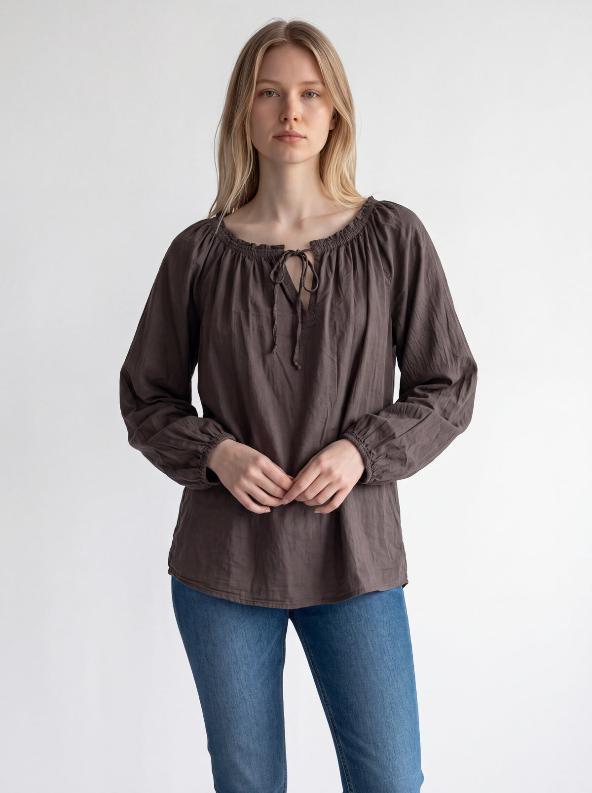 Blusa Stile Boho Chic con Scollo Arricciato e Cordoncino
