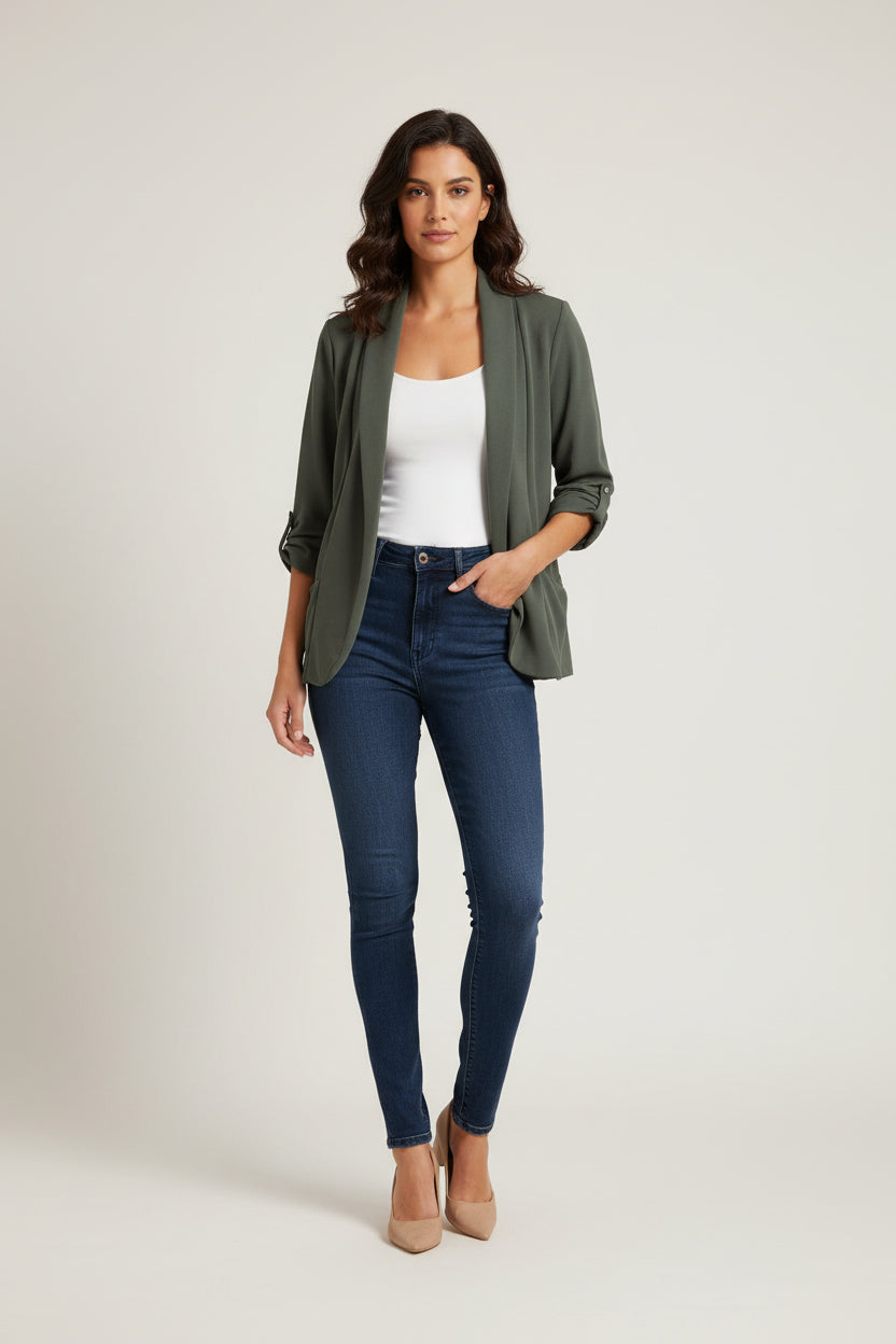 Blazer Curvy Aperto con Tasche Morbide – Modello Elegante Casual