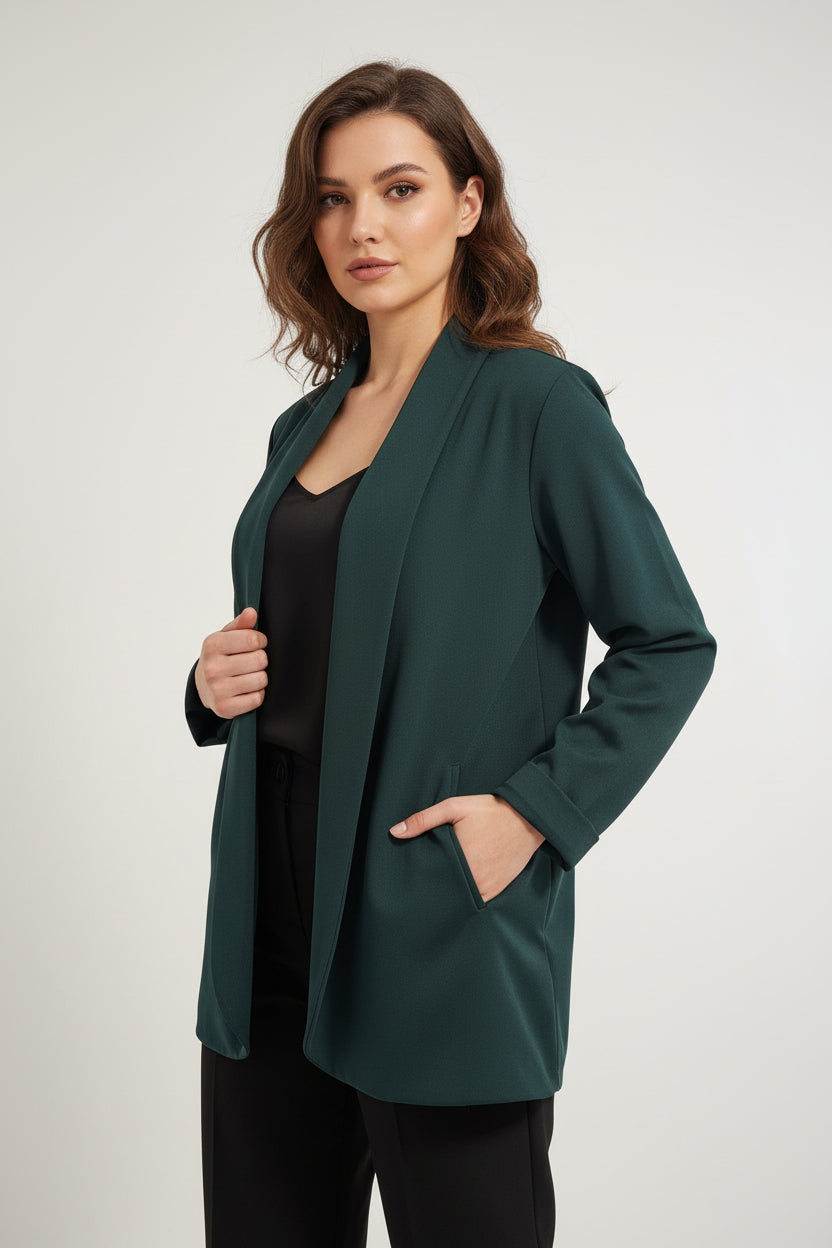 Blazer Curvy Aperto con Tasche Morbide – Modello Elegante Casual