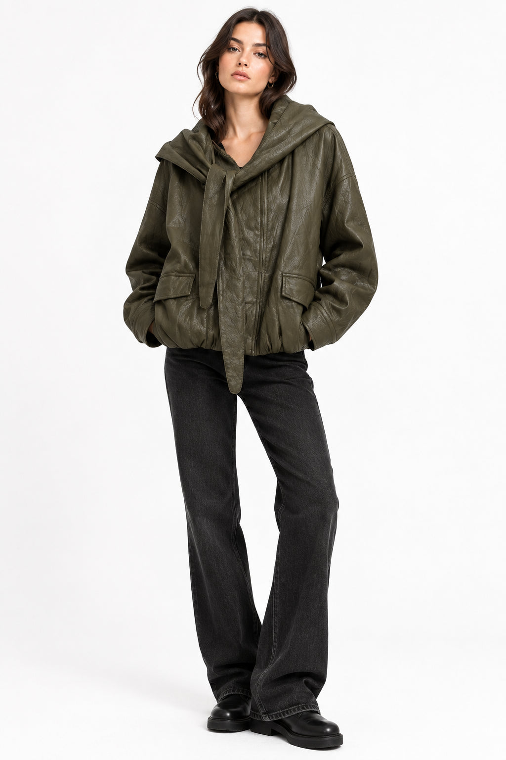 Giacca Curvy in Ecopelle con Zip e Sciarpa Integrata Bomberino Taglie Comode Soft-Touch