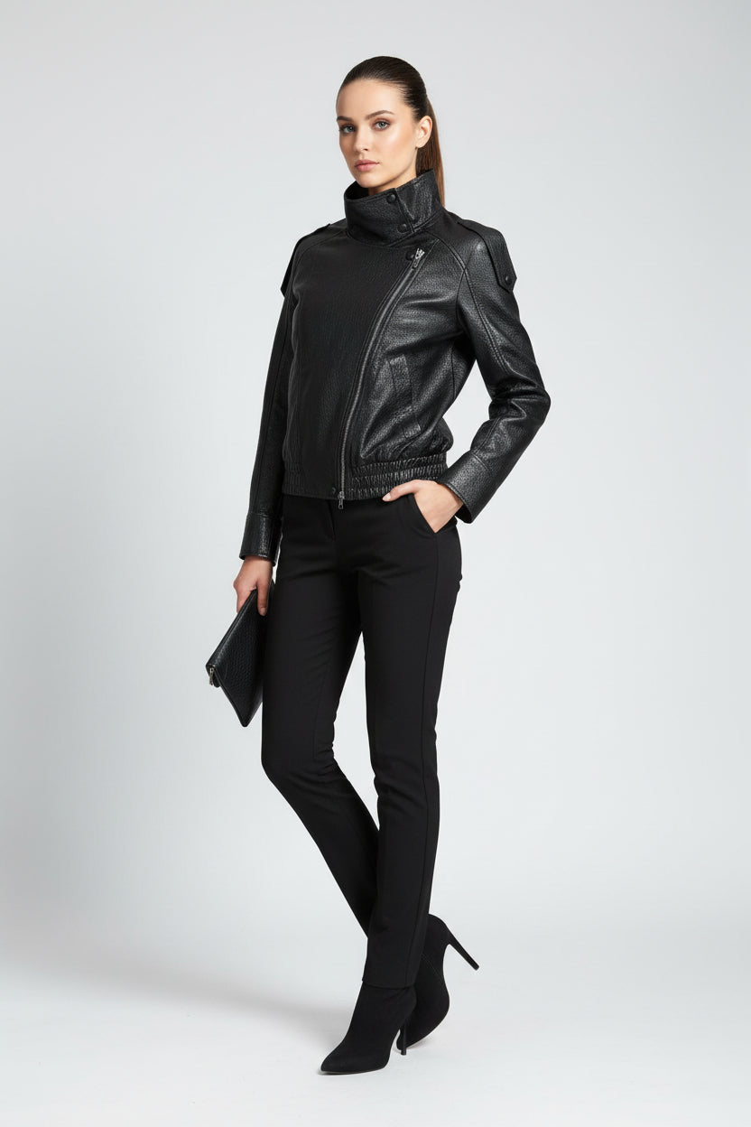 Giacca Curvy in Ecopelle Biker Modello Avvolgente con Collo Alto e Chiusura Asimmetrica
