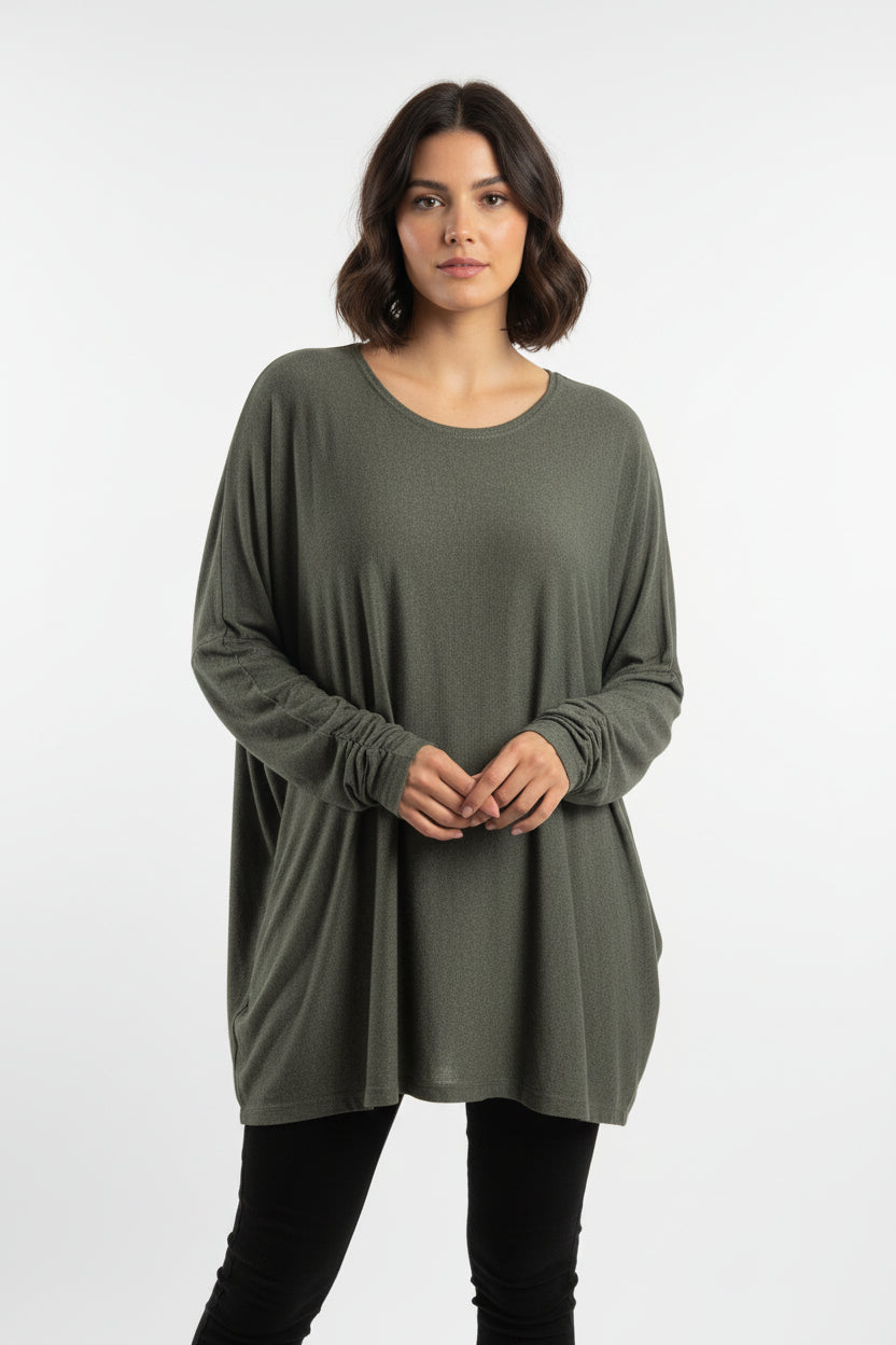 Maglia Oversize Curvy in Angora e Lana Girocollo Soft Touch con Manica a Pipistrello
