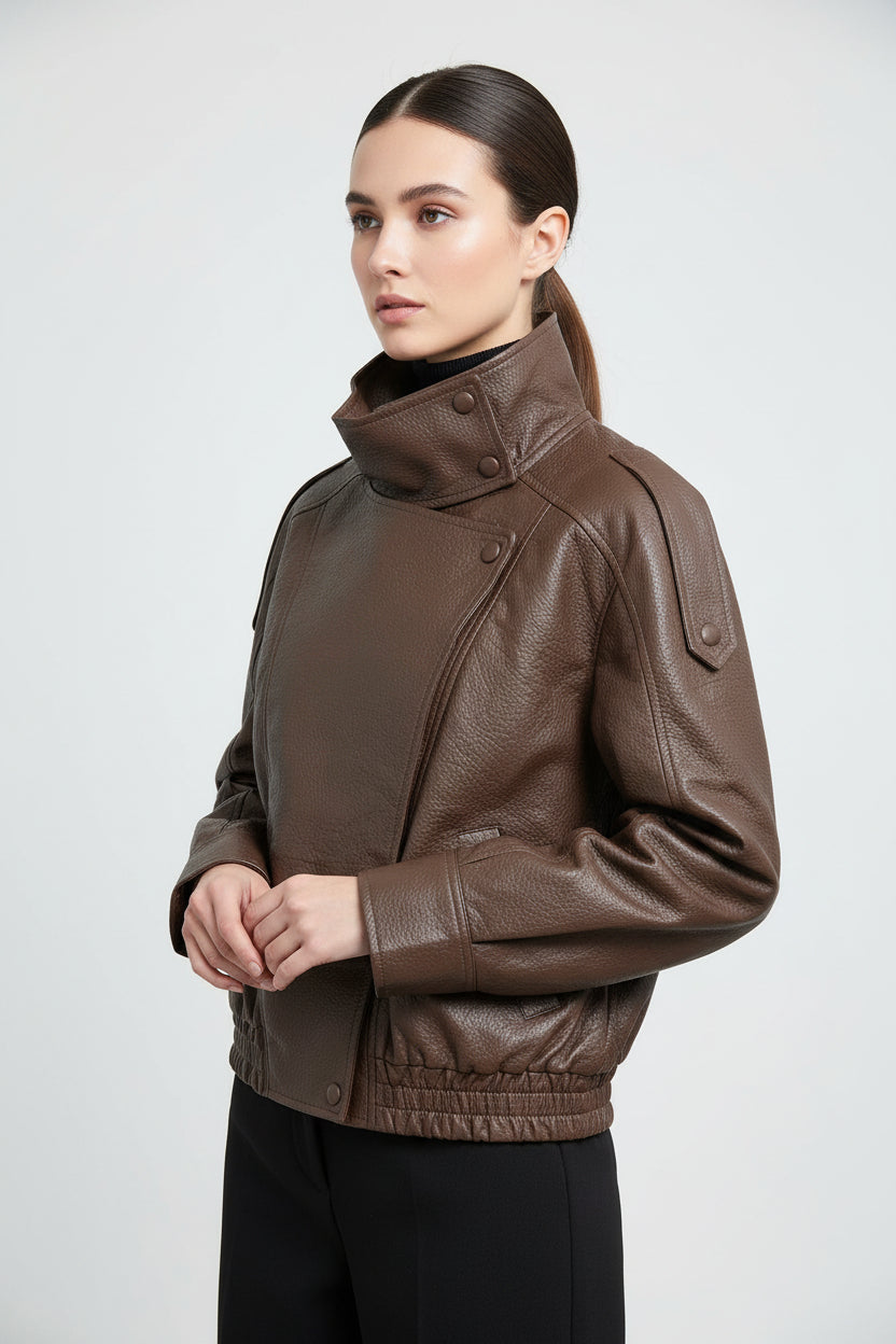 Giacca Curvy in Ecopelle Biker Modello Avvolgente con Collo Alto e Chiusura Asimmetrica