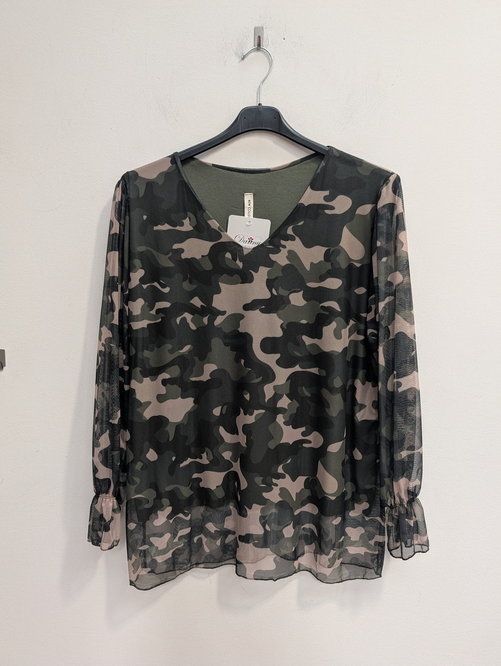 Blusa Curvy in Tulle Mimetico con Scollo a V e Polsini Arricciati